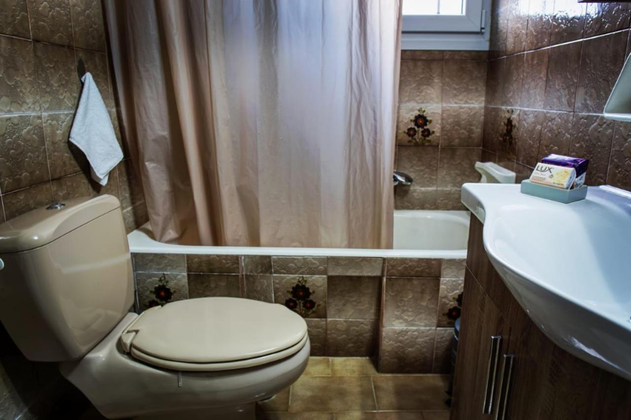 Afroditi'S House Villa Triovasálos Екстериор снимка